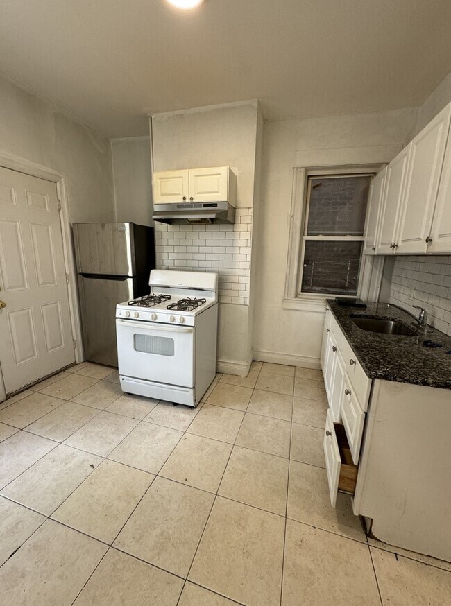 Foto del edificio - 159 Bidwell Ave