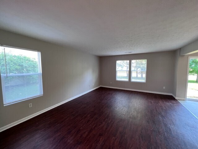 Building Photo - 903 CURLEW LANE
