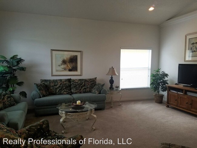 Building Photo - 16648 Palm Spring Dr