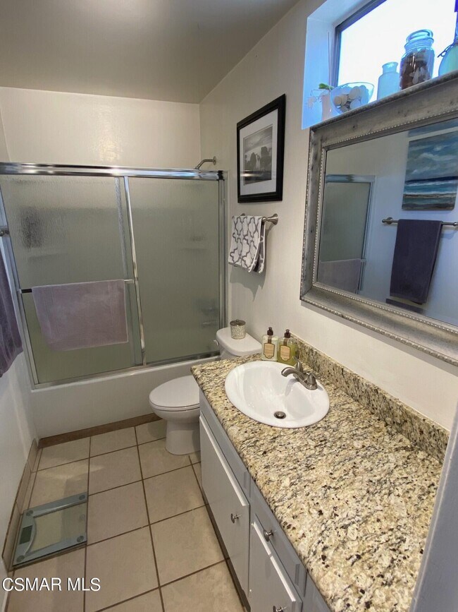 Foto del edificio - 31567 Lindero Canyon Rd
