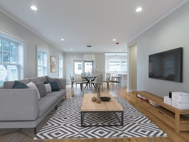 Building Photo - 295 Broadway