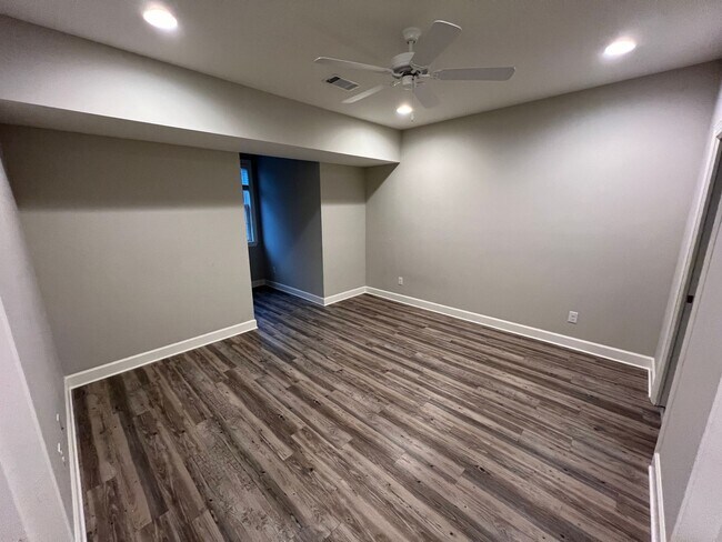 Foto del edificio - Luxury 3BR/3.5BA Townhome w/ 2-Car Garage in Gated Community