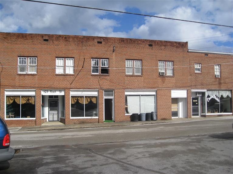 Primary Photo - 165 Black St