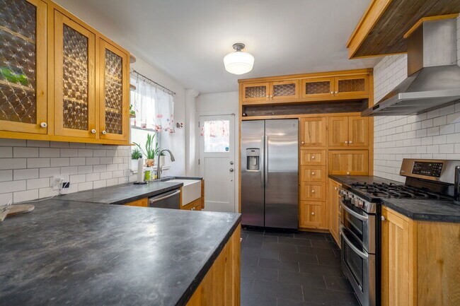 Foto del edificio - 829 N Taylor St