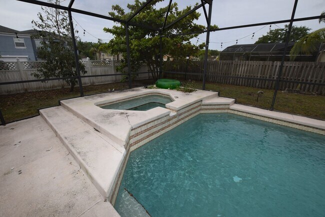 Foto del edificio - Single Family Home For Rent at 2400 Willow...