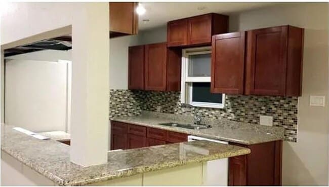 Foto del edificio - 5216 Woodrow Ave