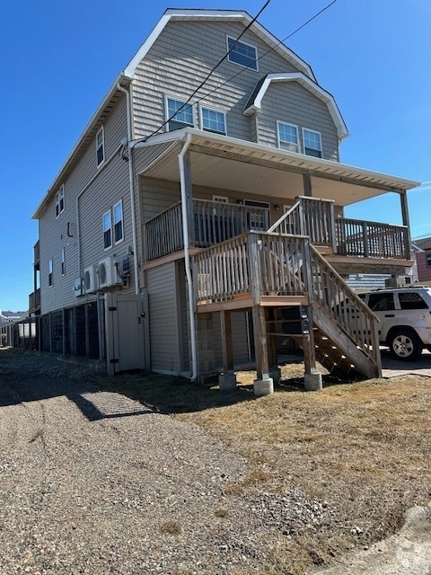 Building Photo - 884 Beach St