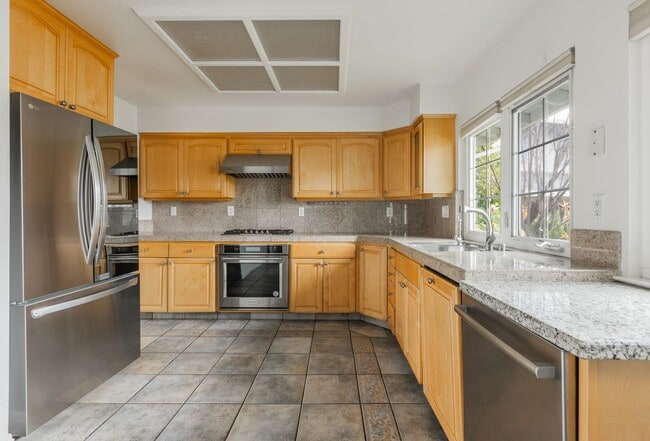 Foto del edificio - 1057 Iris Ave