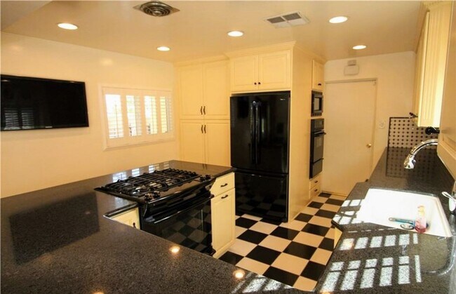 Foto del edificio - 519 S Agate St