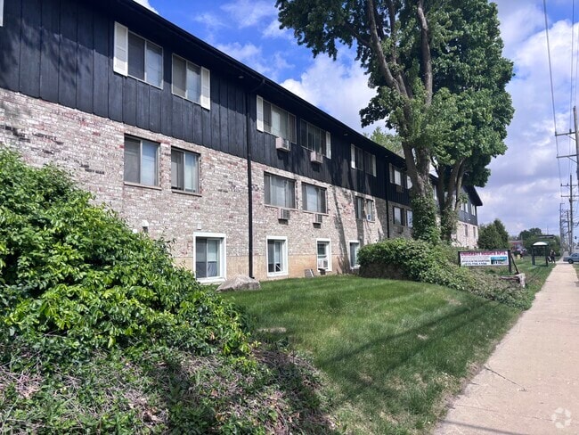 Building Photo - University Heights Apartments