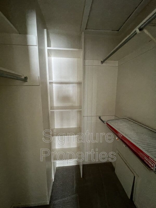 Foto del edificio - 735 Ridge Cir