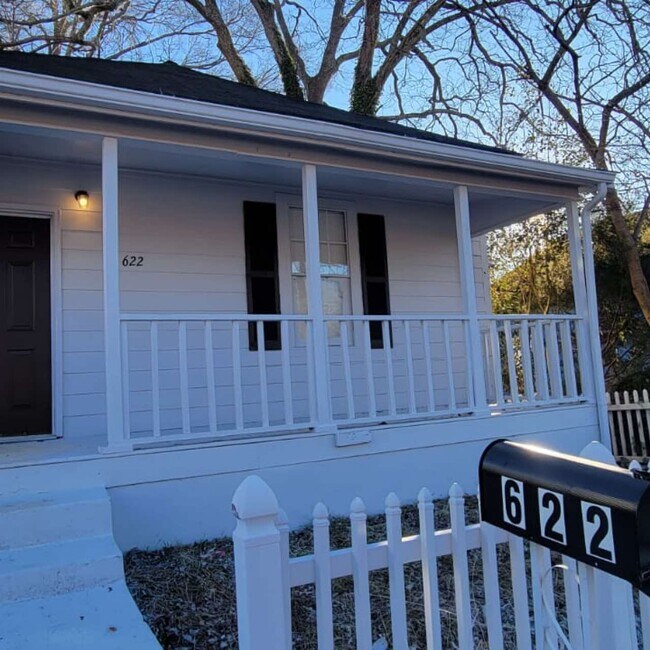 Building Photo - 622 Hammock St