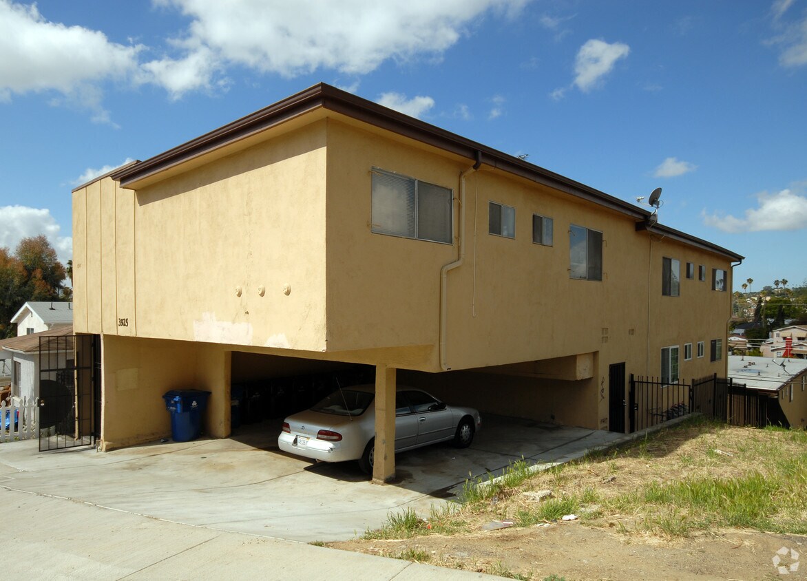 Building Photo - 3925 Barrett Rd