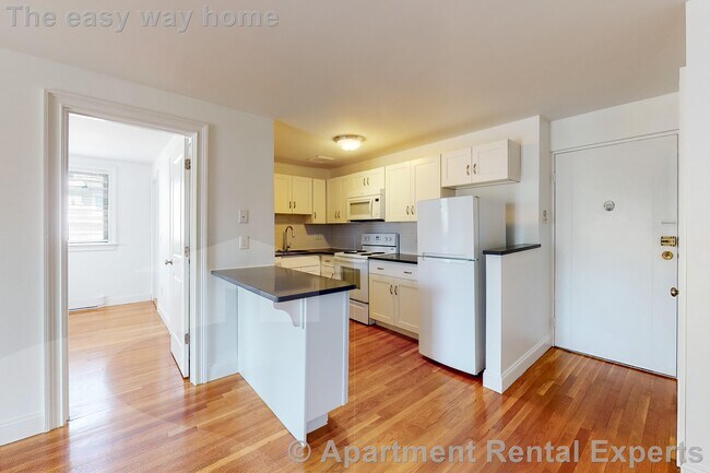 Building Photo - 134 Summer St