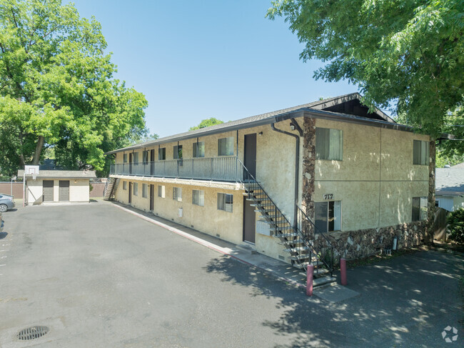 Building Photo - Hazel Student Living