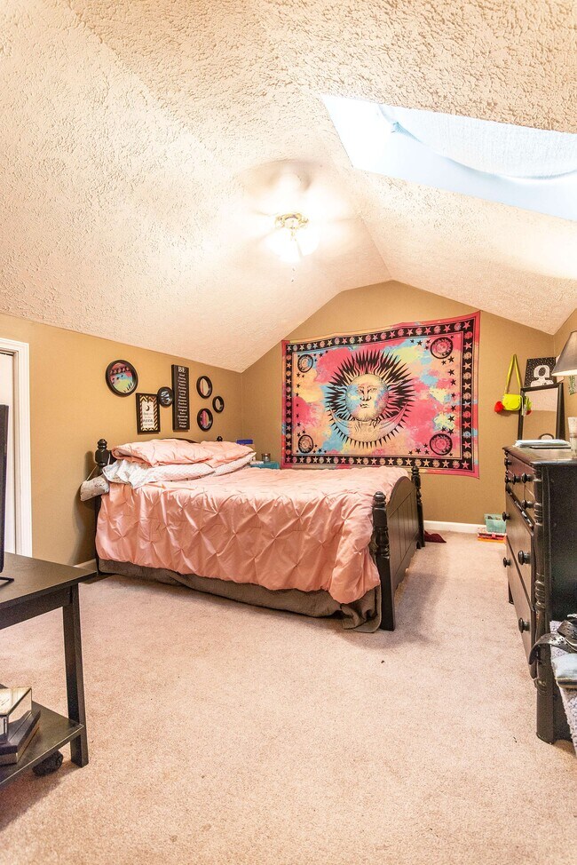 3rd bedroom - 284 Beaverview Dr