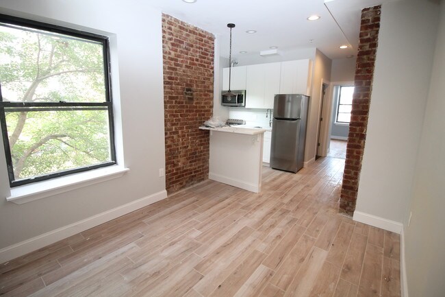 Building Photo - 45 Clifton Pl