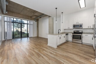 Interior Photo - Arrive Union Wharf