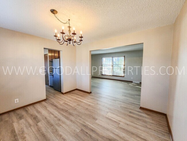Foto del edificio - Spring Special $1750 first six months!  Sp...
