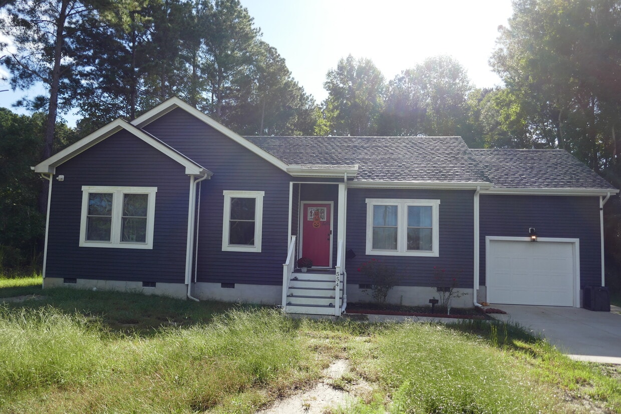 Primary Photo - 554 N Trotman Rd