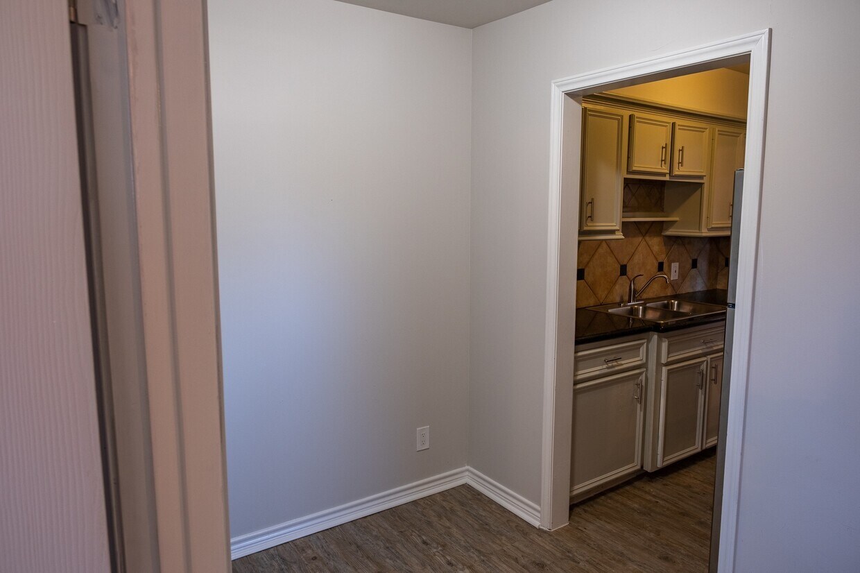 Foto del edificio - 2801 Carrolton St