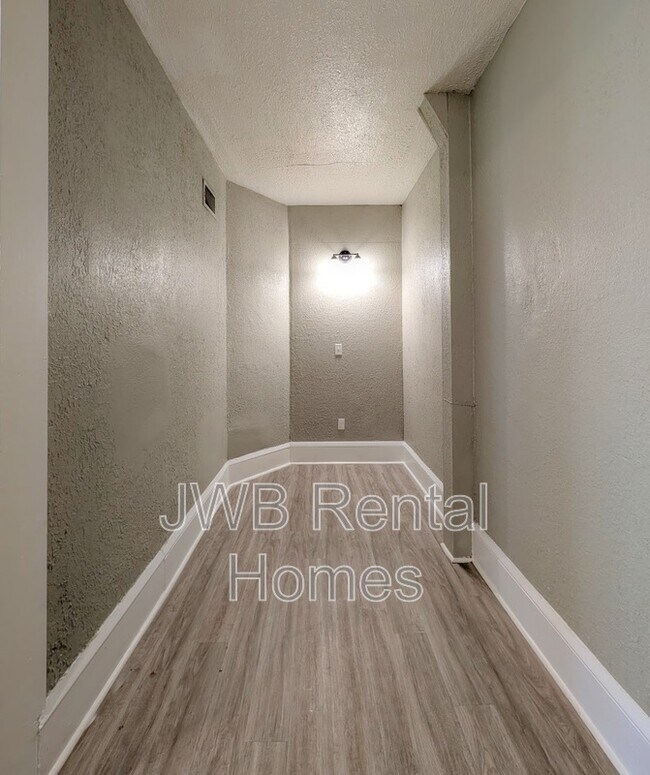 Foto del edificio - 2743 Vernon Terrace