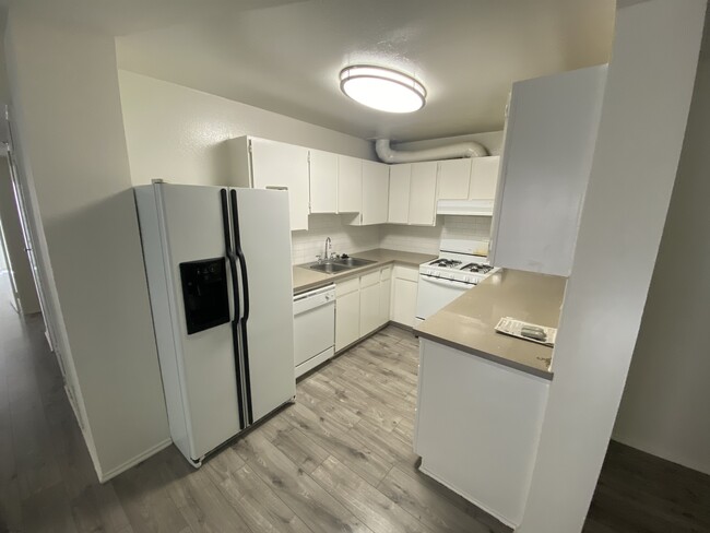 Building Photo - 1117 Havenhurst Dr