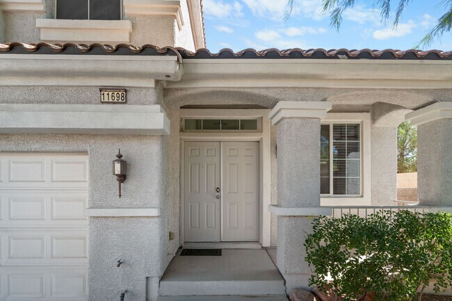 Foto del edificio - Beautifully Updated 4-Bedroom Home with 3-...
