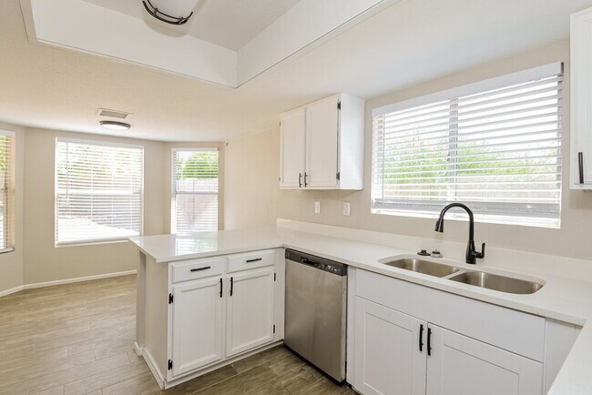 Building Photo - 3301 S Marissa Dr