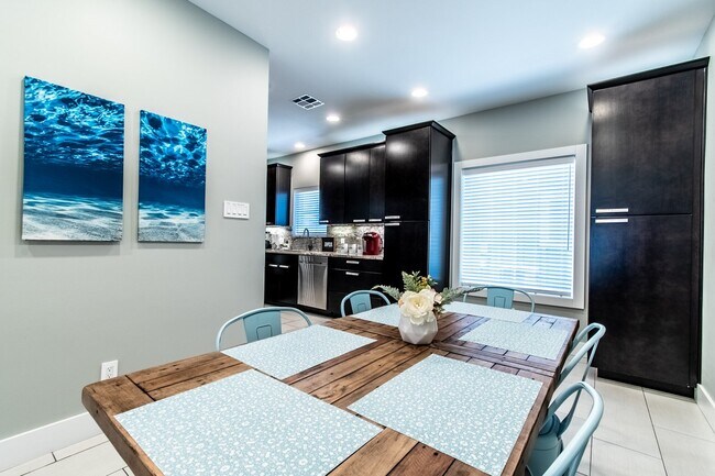 Building Photo - 14309 Kemps Way