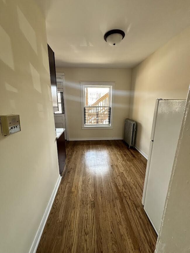 Foto del edificio - 0 bedroom in Chicago IL 60647