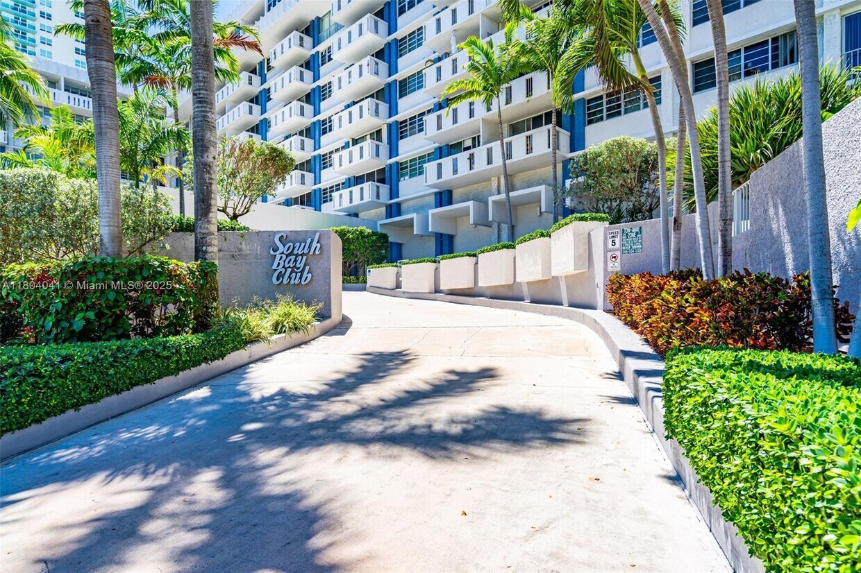 Foto principal - 800 West Ave