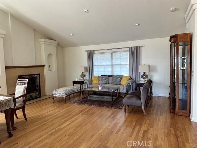 Foto del edificio - 3160 Kirkham Dr