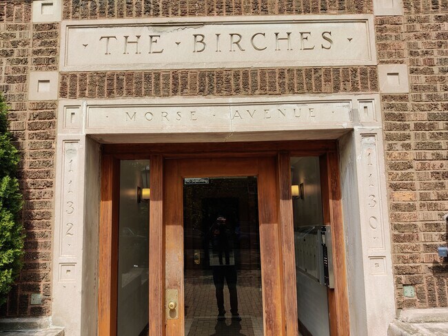 Building Photo - 1130 W Morse Ave