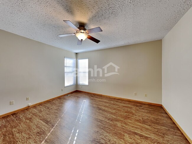 Foto del edificio - 8865 Kingsley Dr