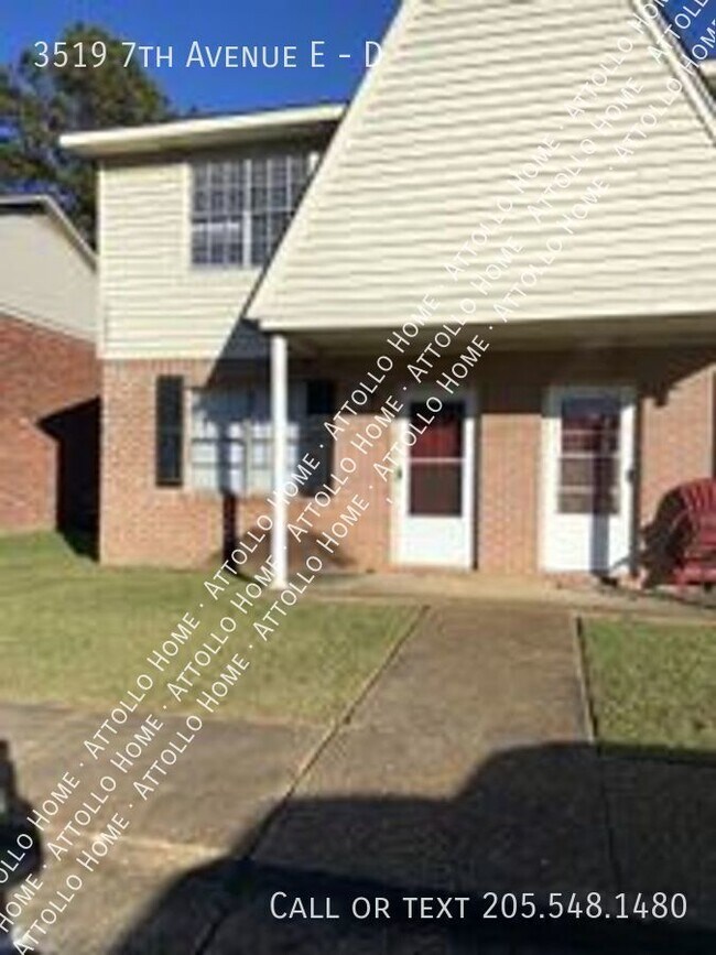 Building Photo - 2 bedroom/1 1/2 bath townhouse available N...
