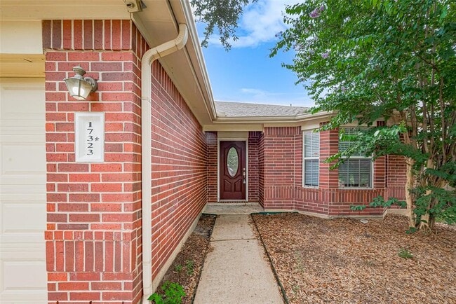 Building Photo - 17323 Thicket Hollow Ln