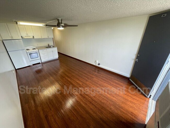 Foto del edificio - 1301 Lusitana St