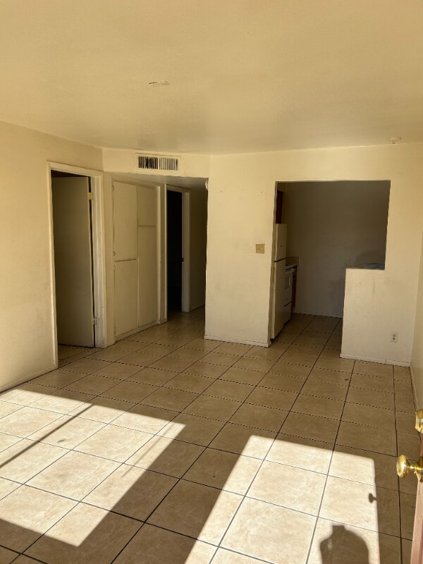 Foto del edificio - 1315 W 5th St