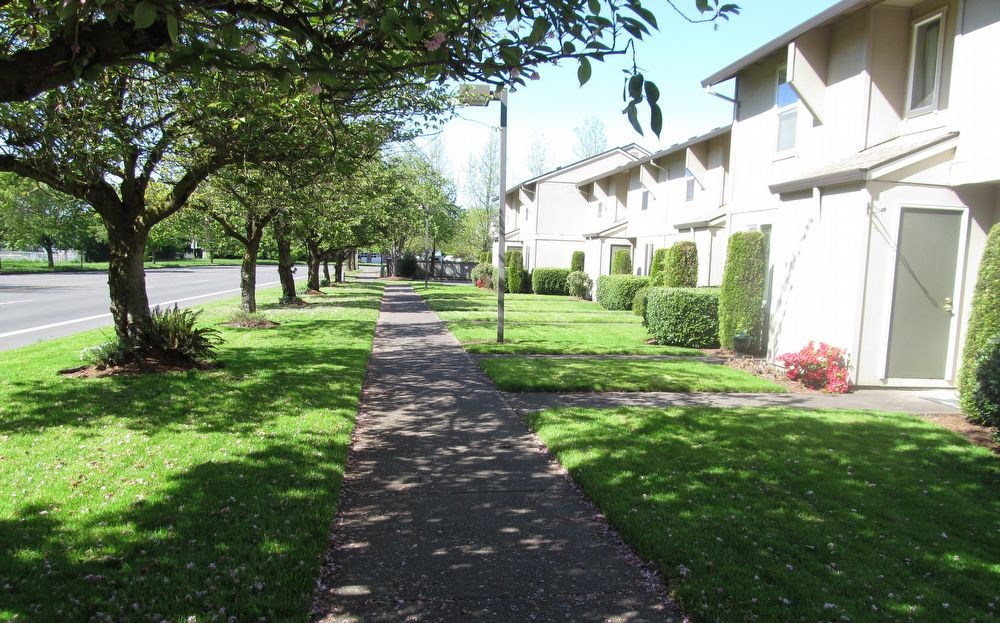 Building Photo - Capital Manor