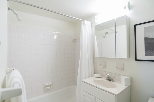 Bathroom - The Metropolitan East Goshen