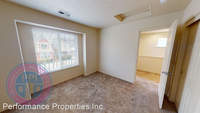 Building Photo - 20462 SW Annadel St