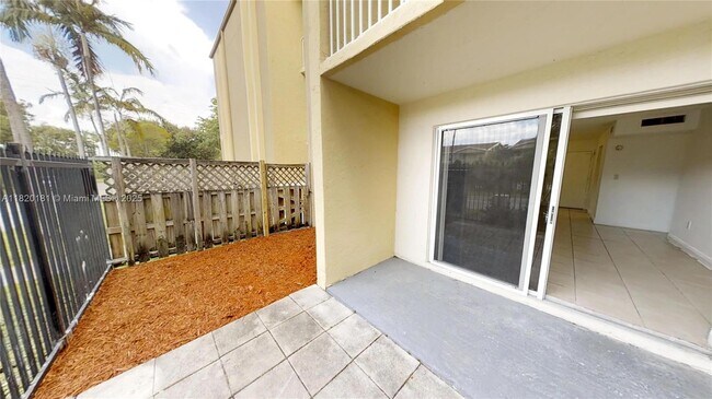 Foto del edificio - 4800 NW 79th Ave