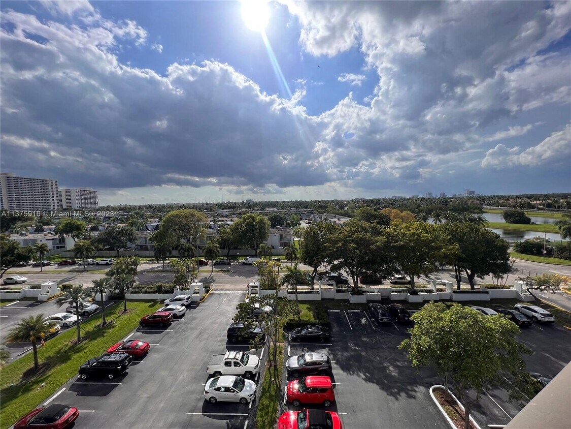 1000 Parkview Dr Unit 707, Hallandale Beach, FL 33009 Condo for Rent