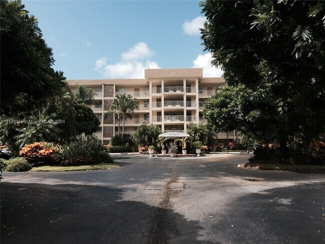 Foto del edificio - 4000 Cypress Grove Way