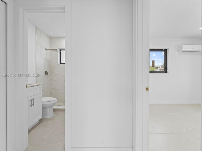 Building Photo - 1366 W 29th St
