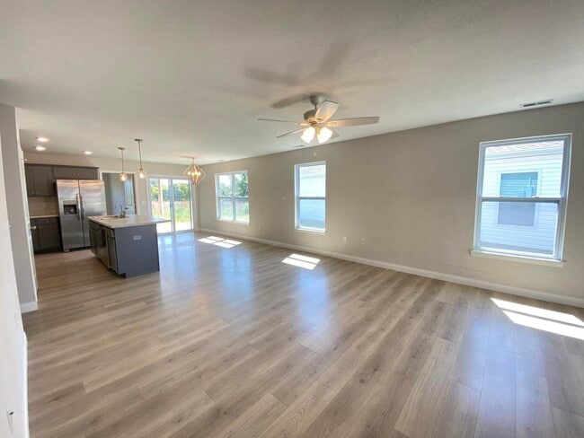 Building Photo - 6030 S Hummingbird Ln