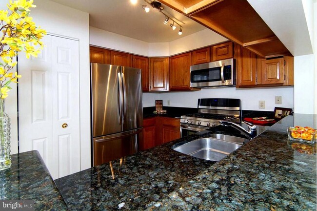 Building Photo - 6581 Cypress Point Rd