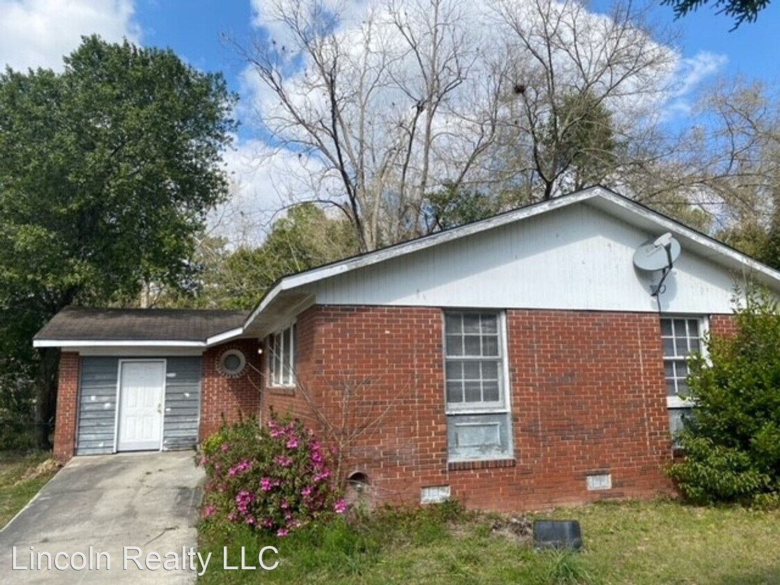 Primary Photo - 3 br, 2 bath House - 700 E. Brookwood Place