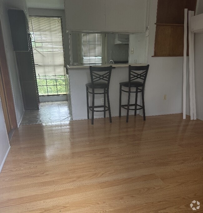 Building Photo - 21401 W Hammond Dr